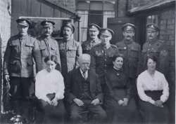 Photo of Baker family 1914