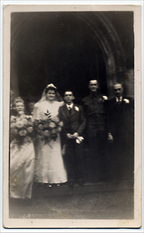Gordon & Vera Woodward's Wedding (Stretton - 1945)